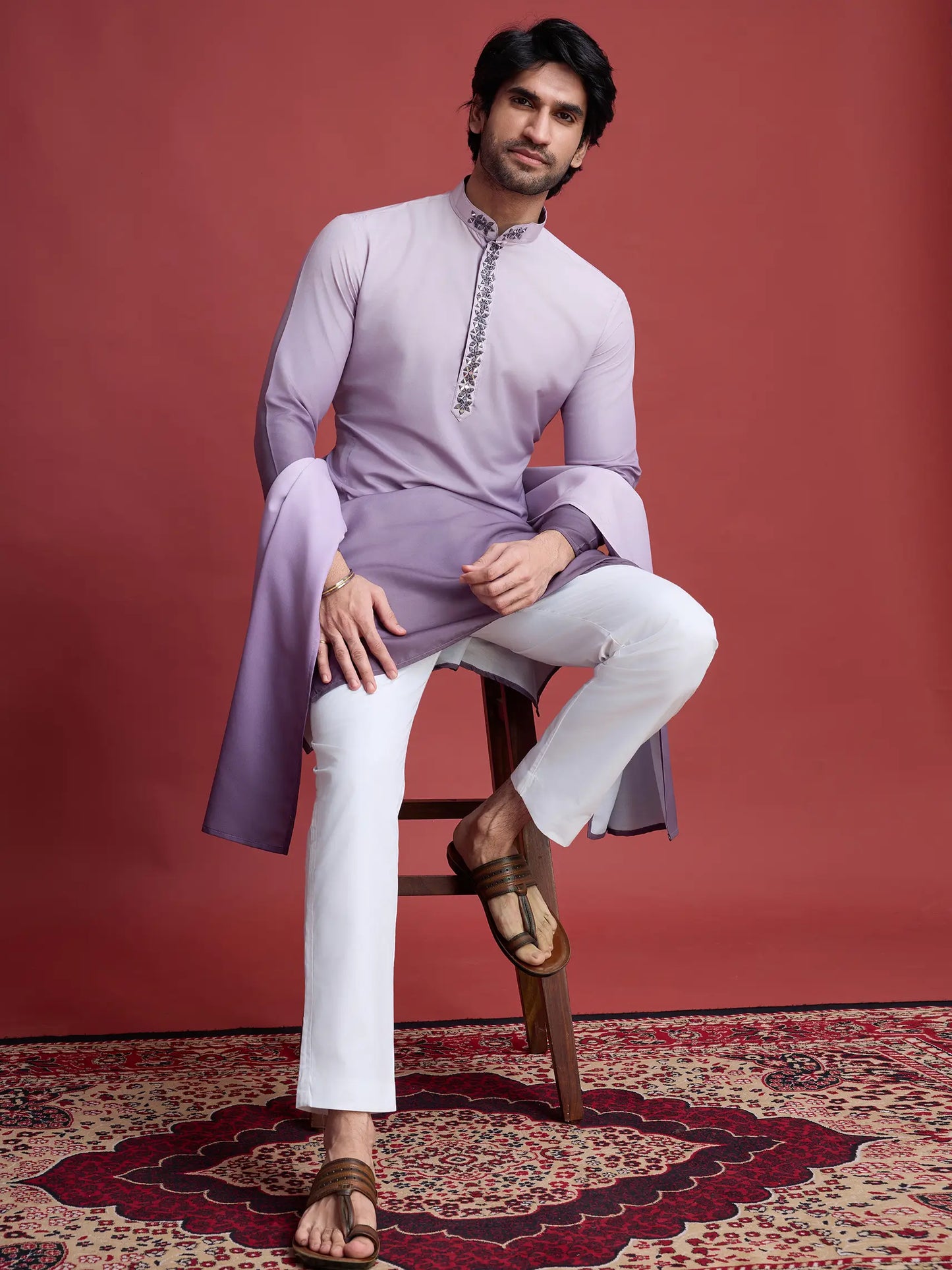 Hellviolettes Kurta mit Farbverlauf, echter Spiegelarbeit und Dupatta