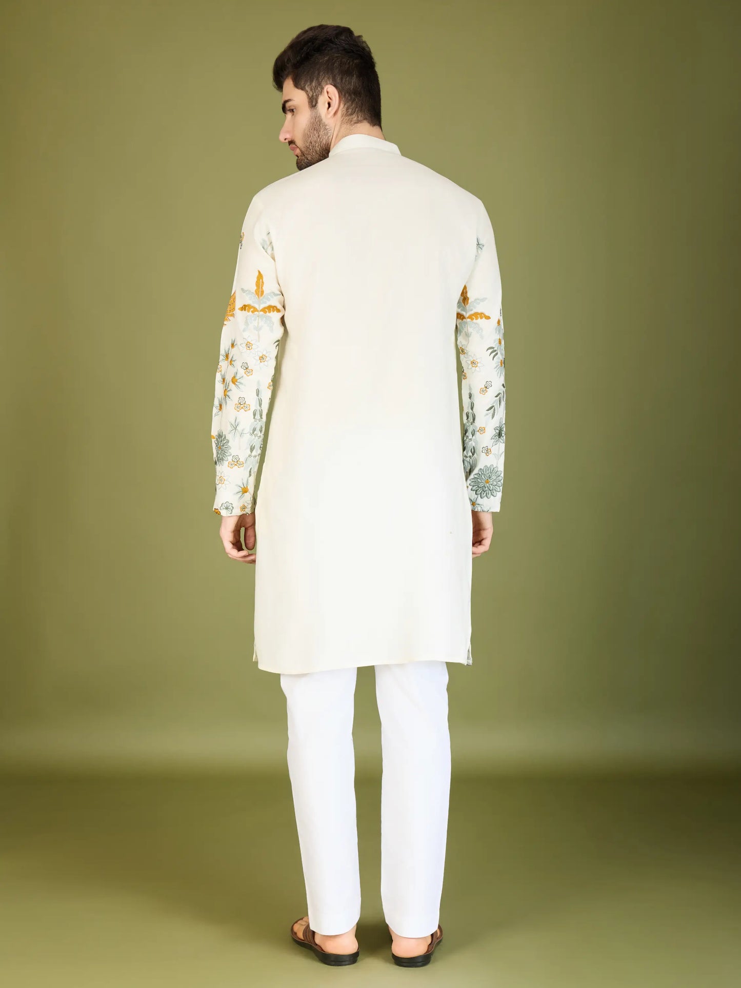 Weißes Viskose-Kurta mit Fadenstickerei und Pailletten