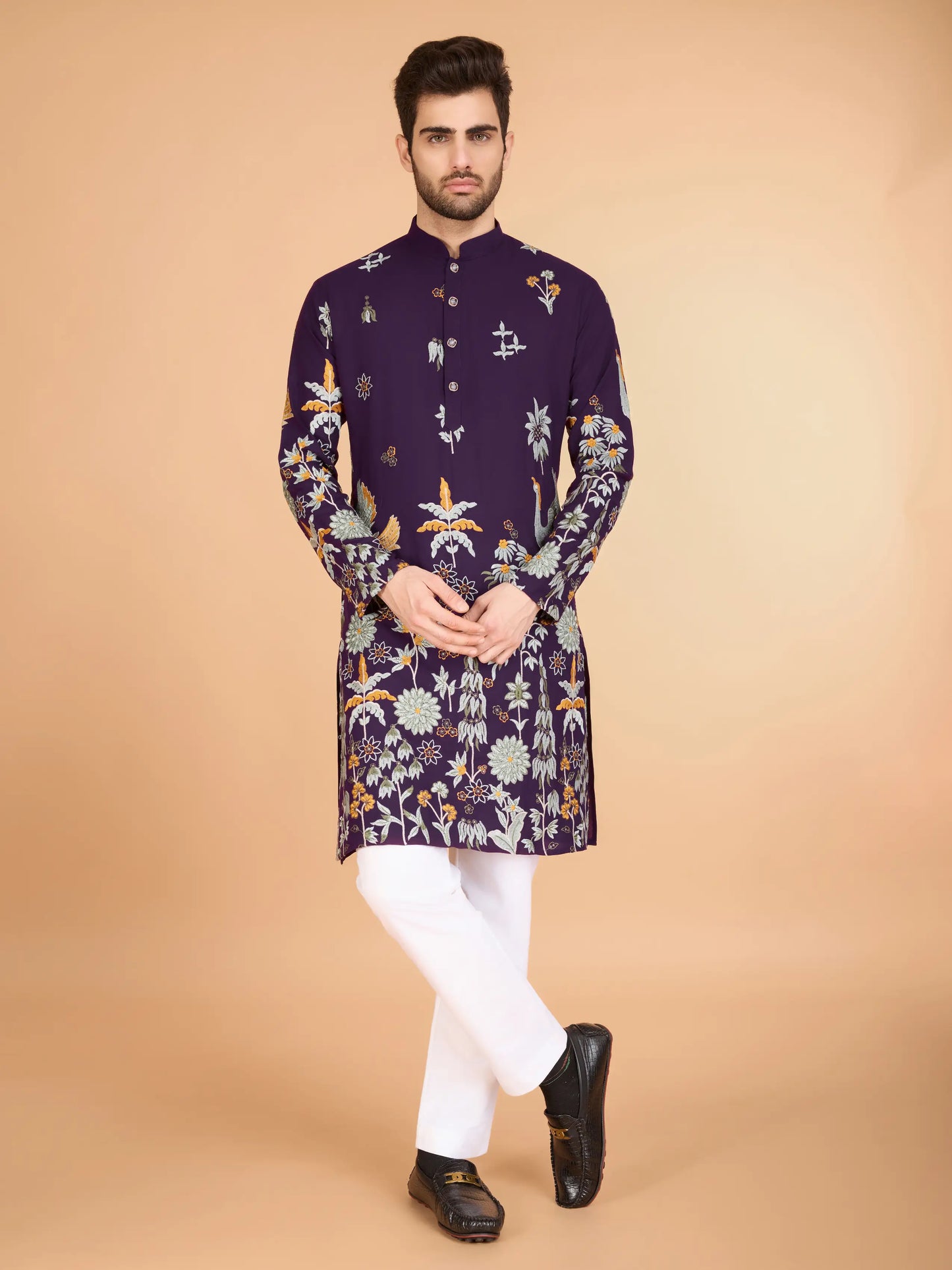 Lilafarbene Kurta aus Viskose mit Fadenstickerei und Pailletten