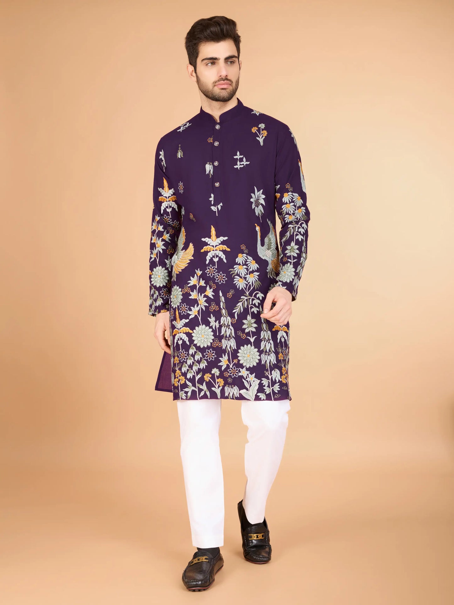 Lilafarbene Kurta aus Viskose mit Fadenstickerei und Pailletten