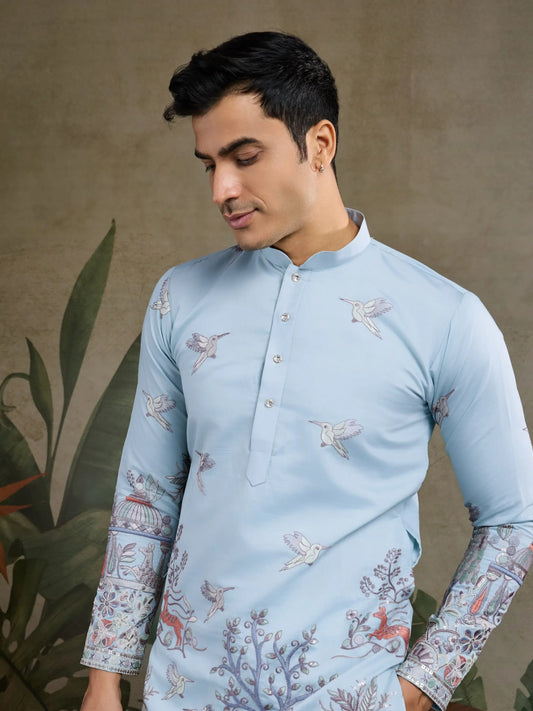 Kurta Ciel en Soie Viscose avec Travail de Fil et Séquences, accompagné de Pantalon