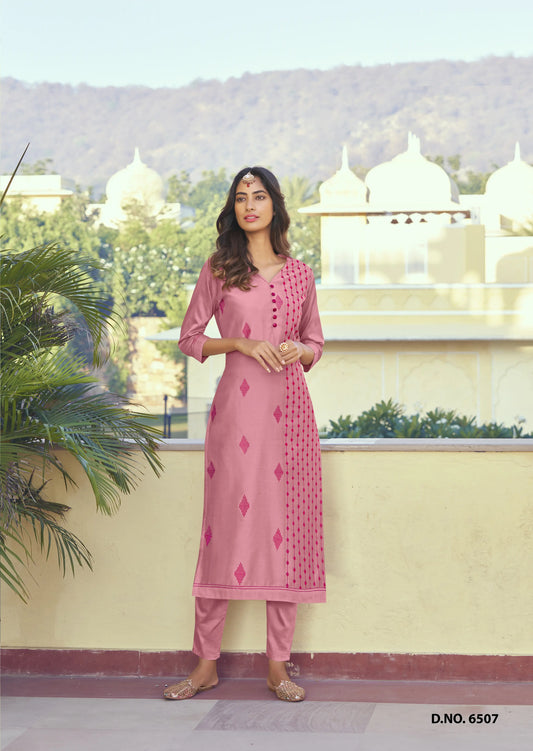 Ensemble Kurta mi-long rose clair en soie