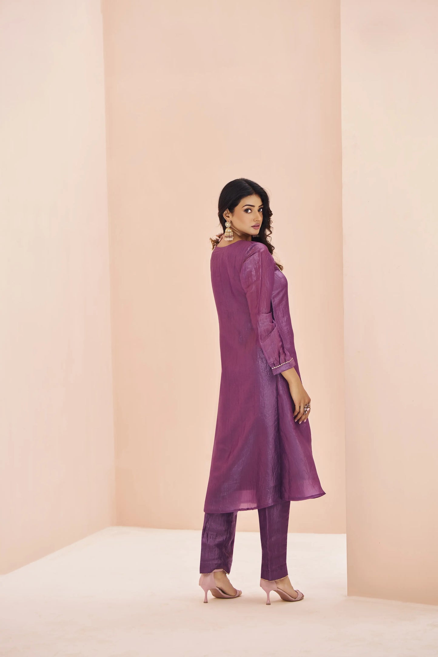 Ensemble Salwar en Organza Violet avec Broderie à la Main