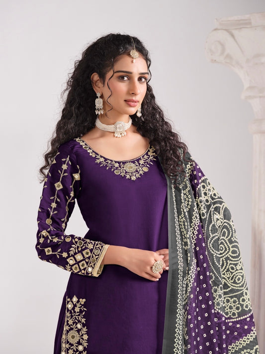 Salwar Suit violet aux détails dorés en soie chanderi COLLECTION MEHER