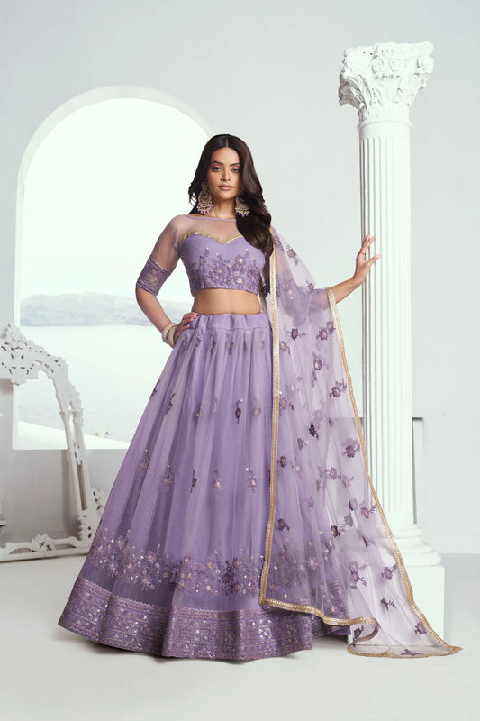 Lehenga Choli violet lavande en résille avec broderie au fil de coton et sequins COLLECTION CHANDRALEKHA