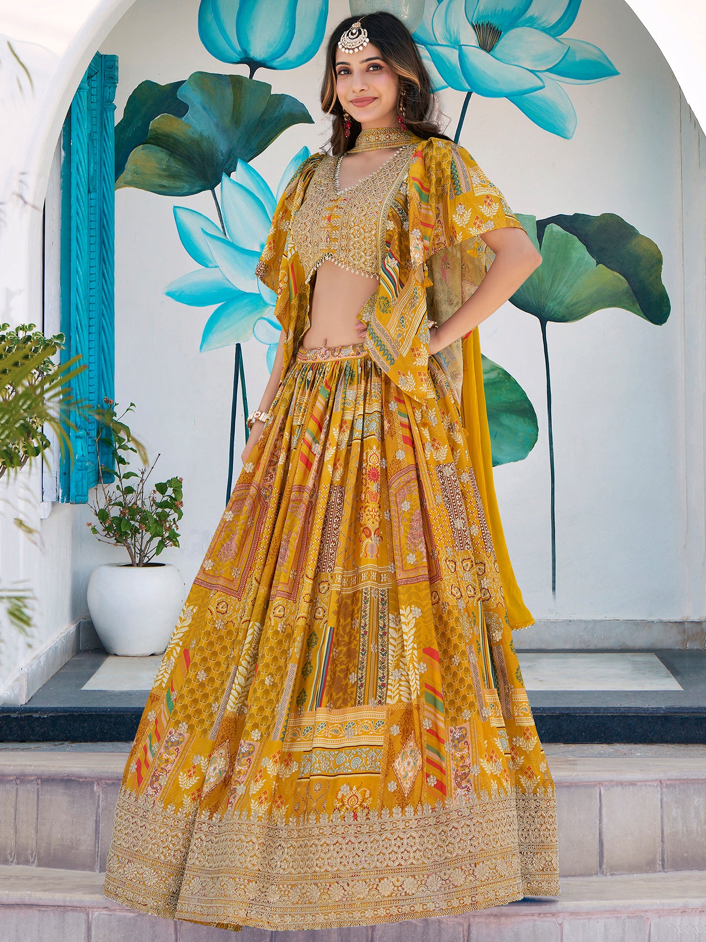 Eleganter rosa-grauer Braut-Lehenga mit Zarkan-Stickerei und Pailletten