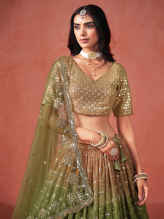 Lehenga en georgette et zari sequins vert henné et beige COLLECTION AADHYA