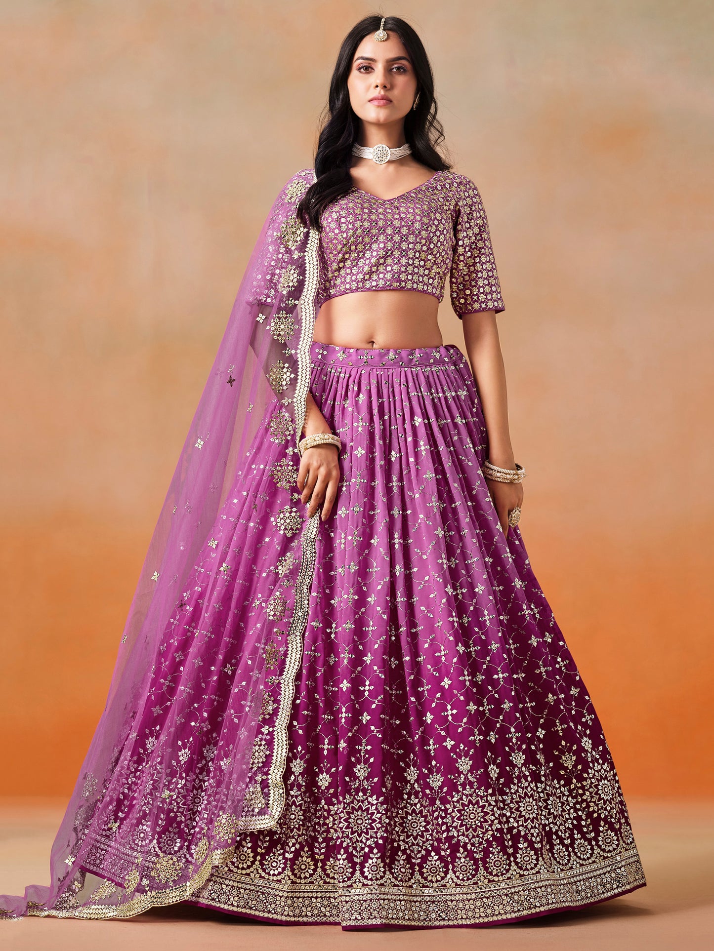 Rosa 3-teiliges Lehenga-Jacken-Set (Koti) mit Stickdetails