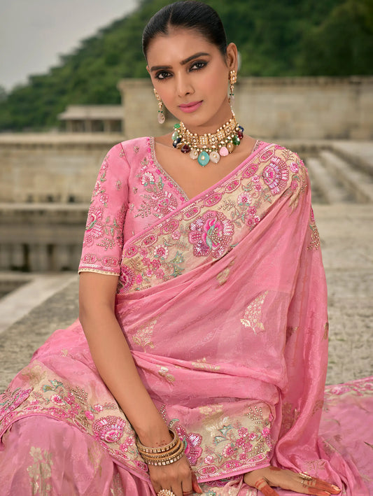 Sari Rose en jacquard de viscose avec broderie, perles, khatli et travail de tissage zari