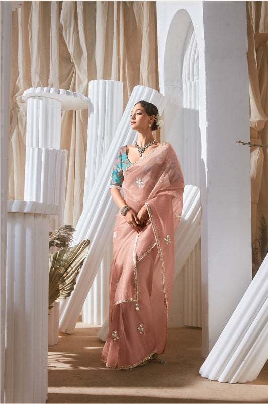 Sari moderne rose poudré et bleu clair en tissu fantaisie et dentelle COLLECTION KANIKA