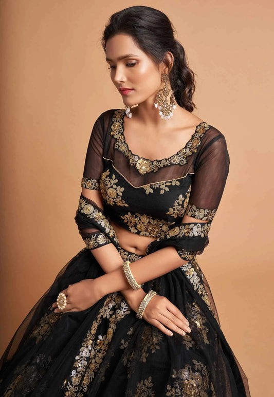 Lehenga en filet doux noir avec broderie Zari et sequins multiples