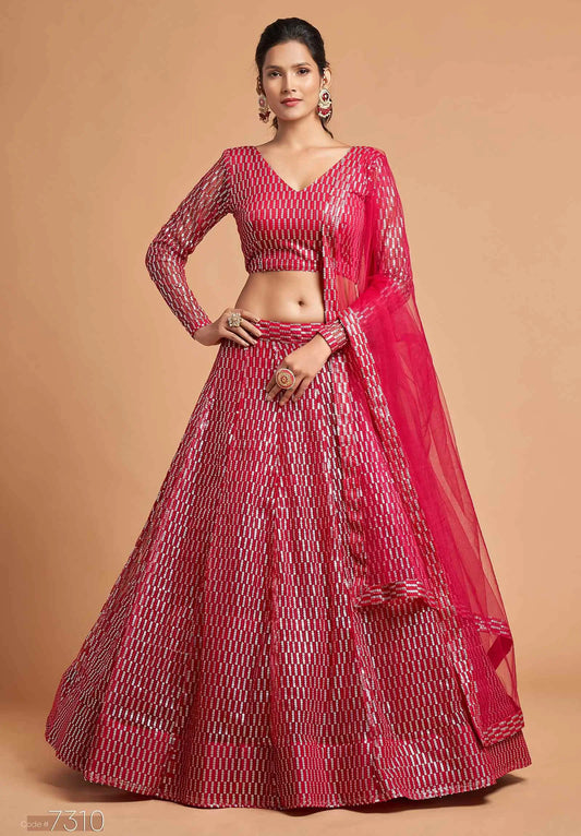 Lehenga choli en filet doux rose fuchsia avec broderie en fil et multiples sequins