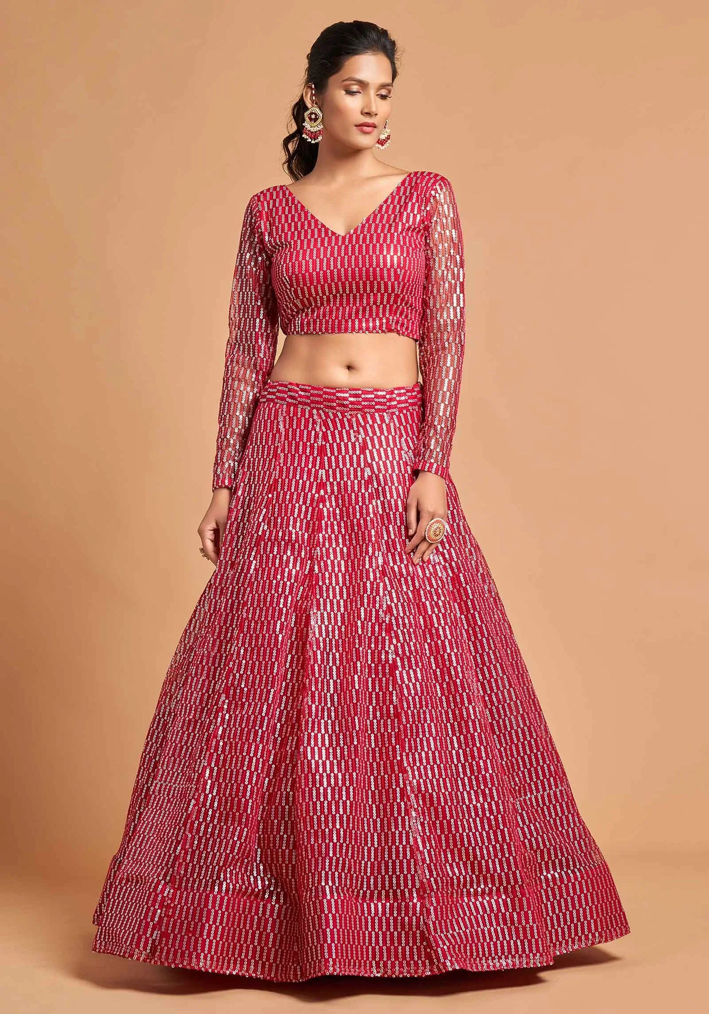 Lehenga choli en filet doux rose fuchsia avec broderie en fil et multiples sequins