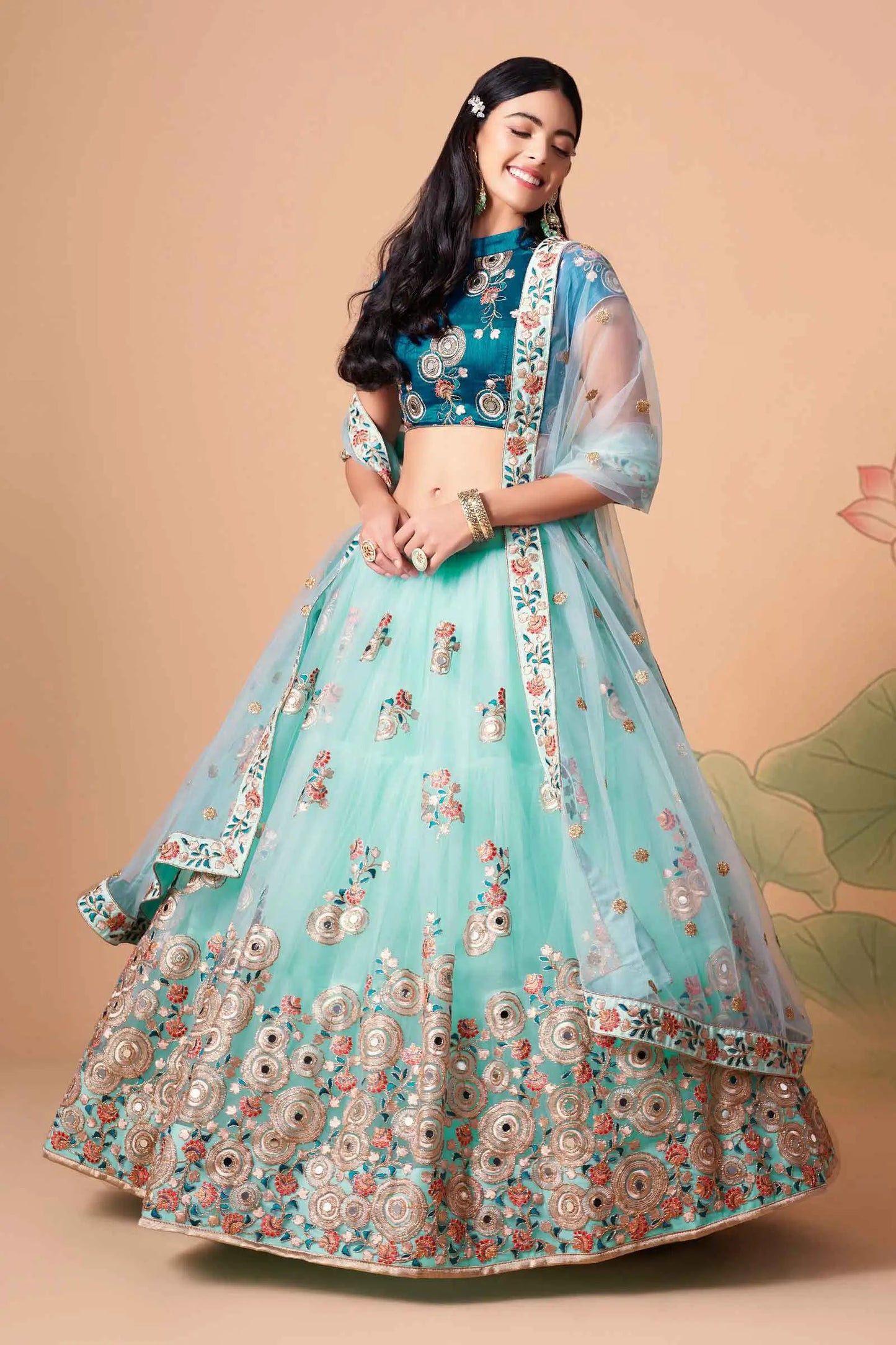 Lehenga en Filet Bleu Ciel avec Broderie en Fil, Zari, Dori et Sequins avec Travail de Miroir