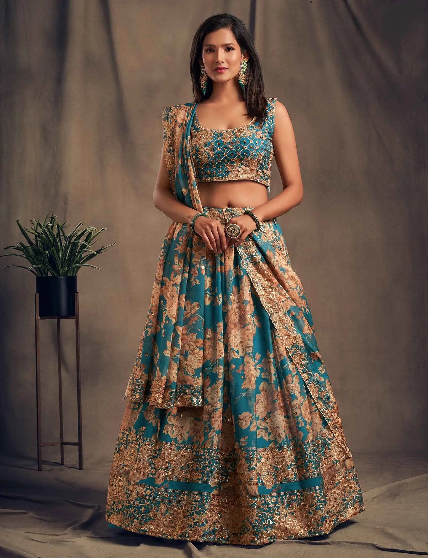 Lehenga en Organza à Imprimé Floral Bleu doux avec Travaux de Sequins
