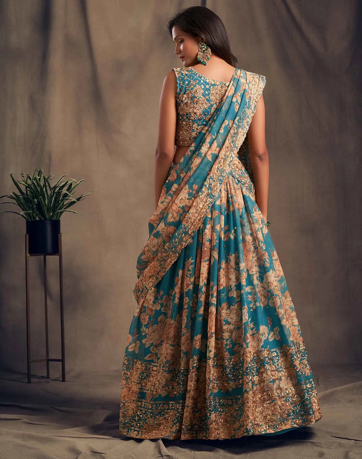 Lehenga en Organza à Imprimé Floral Bleu doux avec Travaux de Sequins