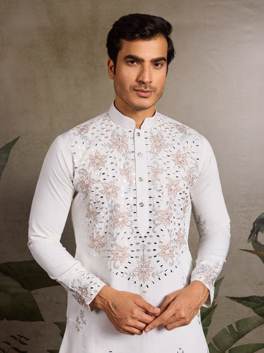 Ensemble Kurta blanc Homme avec broderies fleurs et travail de miroirs