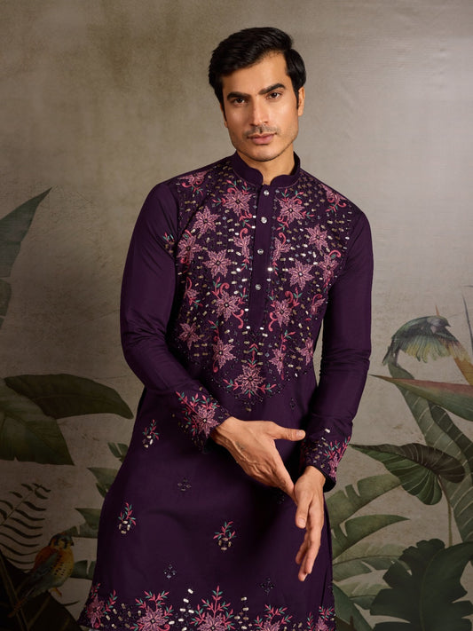 Ensemble Kurta violet foncé Homme avec broderies fleurs et travail de miroirs
