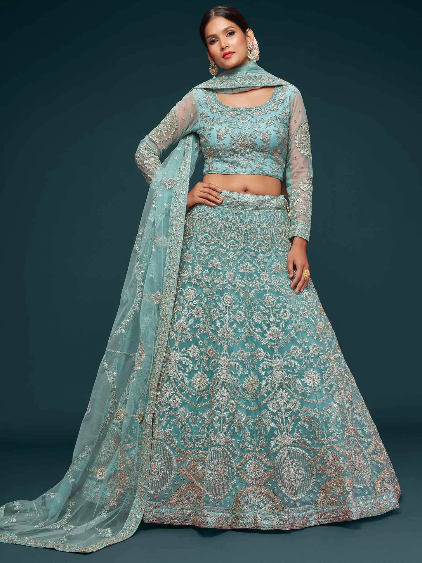 Lehenga Bleu océan en filet doux avec broderie en fil, zari, badla et dori paille COLLECTION JESAL