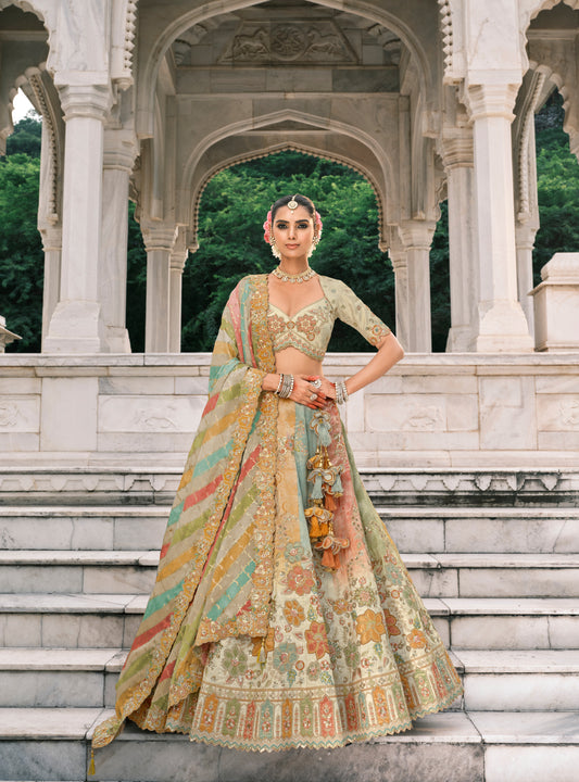 Lehenga de mariée vert d’eau multicolore en soie fantaisie avec broderies COLLECTION ESHA