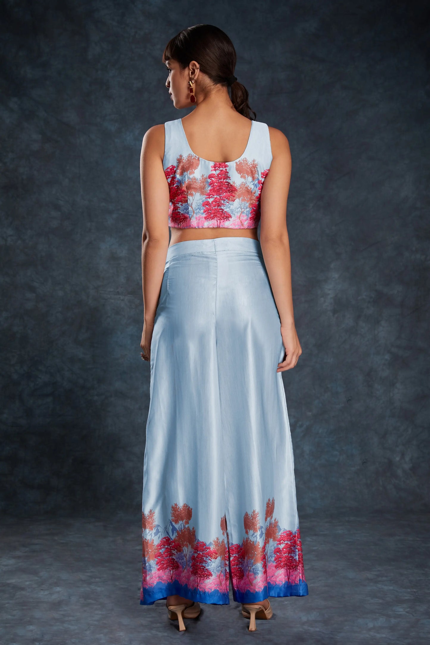 Himmelblaues bedrucktes Satin-Set