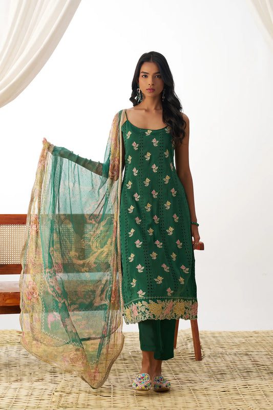 Ensemble Salwar Vert Cyan en Organza avec Broderie Fantaisie et Dupatta