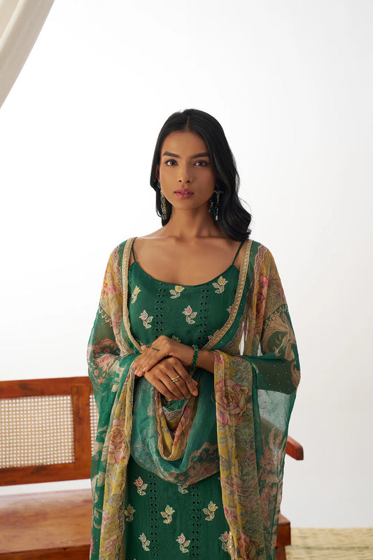 Ensemble Salwar Vert Cyan en Organza avec Broderie Fantaisie et Dupatta