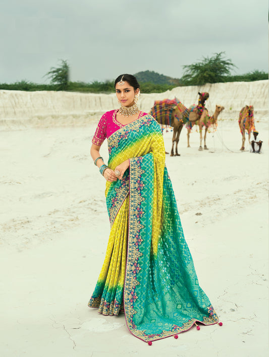 Sari rose fuchsia et jaune vif en pur tissu georgette bandhej avec travail fait main de moti et cut-dana COLLECTION KHUSHI