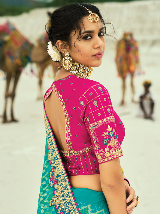 Sari rose fuchsia et jaune vif en pur tissu georgette bandhej avec travail fait main de moti et cut-dana COLLECTION KHUSHI