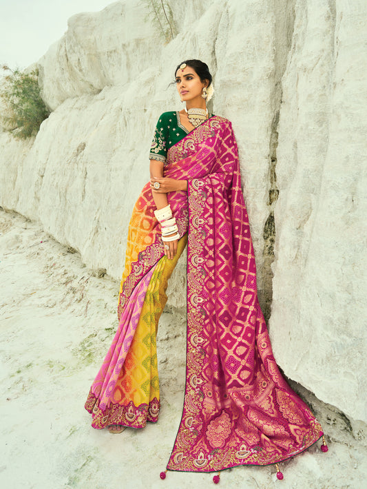 Sari rose fuchsia vert et jaune en pur tissu georgette bandhej avec travail fait main de moti et cut-dana COLLECTION KHUSHI