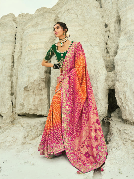 Sari rose fuchsia vert orange en pur tissu georgette bandhej avec travail fait main de moti et cut-dana COLLECTION KHUSHI