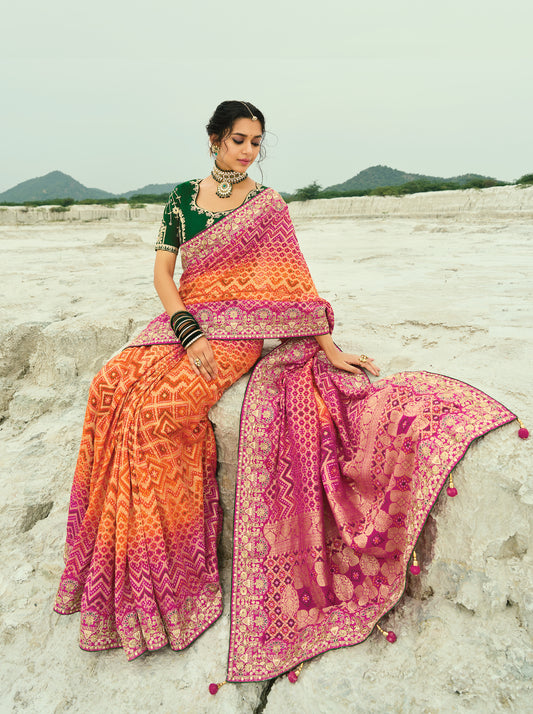 Sari rose fuchsia vert orange en pur tissu georgette bandhej avec travail fait main de moti et cut-dana COLLECTION KHUSHI