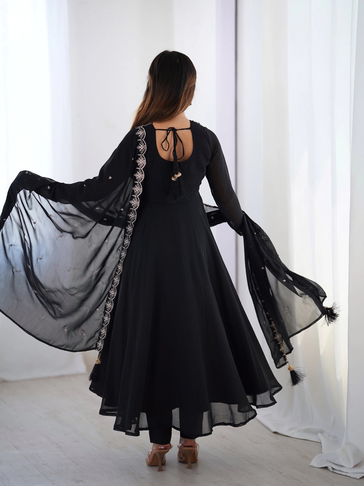 Schwarzes Anarkali-Kleiderset
