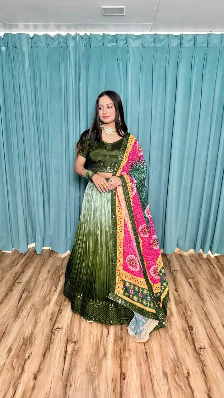 Lehenga Choli en Soie Chinon Vert Olive avec Broderie à Fil et Sequins
