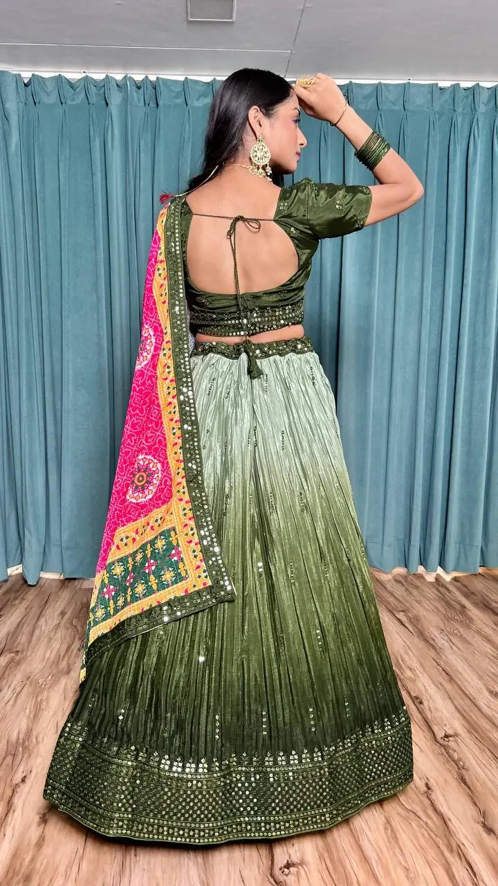 Lehenga Choli en Soie Chinon Vert Olive avec Broderie à Fil et Sequins