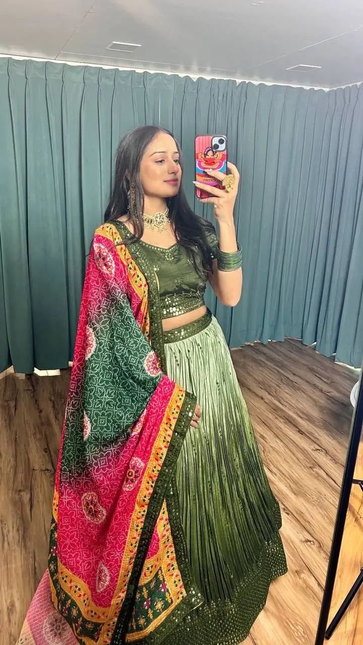 Lehenga Choli en Soie Chinon Vert Olive avec Broderie à Fil et Sequins