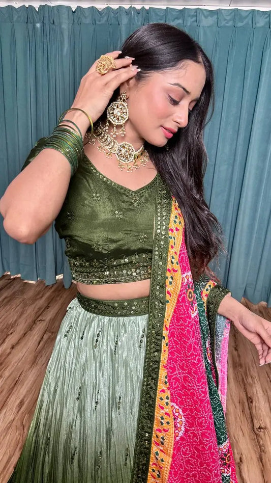 Lehenga Choli en Soie Chinon Vert Olive avec Broderie à Fil et Sequins