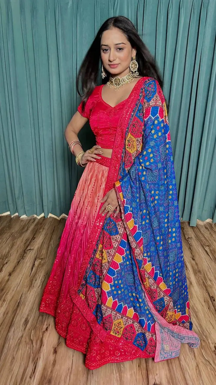 Lehenga Choli en Soie Chinon Rose Fucshia avec Broderie à Fil et Sequins
