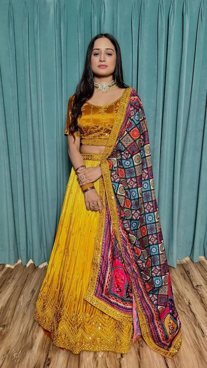Lehenga Choli en Soie Chinon Jaune avec Broderie à Fil et Sequins