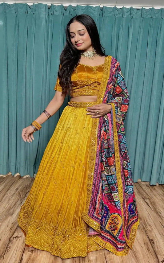 Lehenga Choli en Soie Chinon Jaune avec Broderie à Fil et Sequins