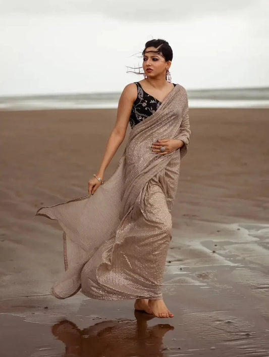 Sari beige doré en georgette avec broderies de sequins