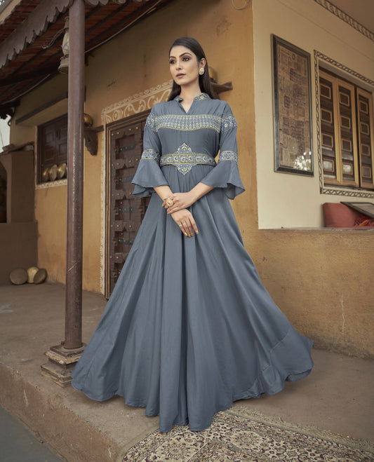 Haut Kurta long gris manches longues avec broderies en Maslin