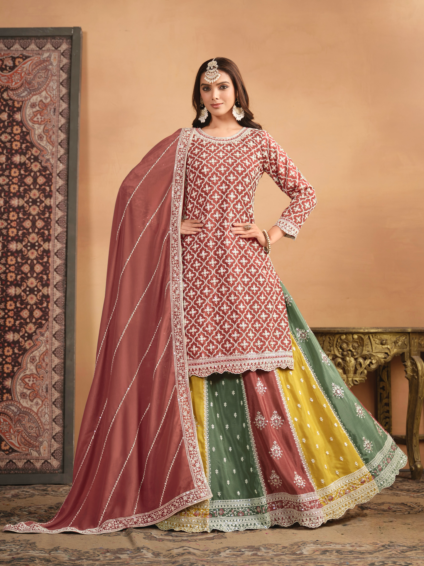 Ensemble lehenga choli rouge brique multicolore avec top long
