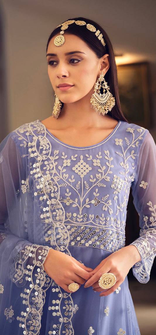 Robe Maxi violet clair pour occasions en tulle et broderies chargées COLLECTION SAKINA