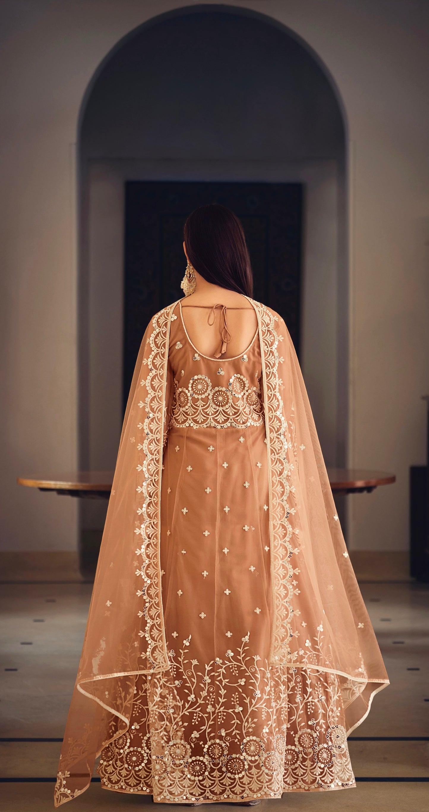Gelbes Kleid / Abendkleid für besondere Anlässe aus Seide und Stickerei
