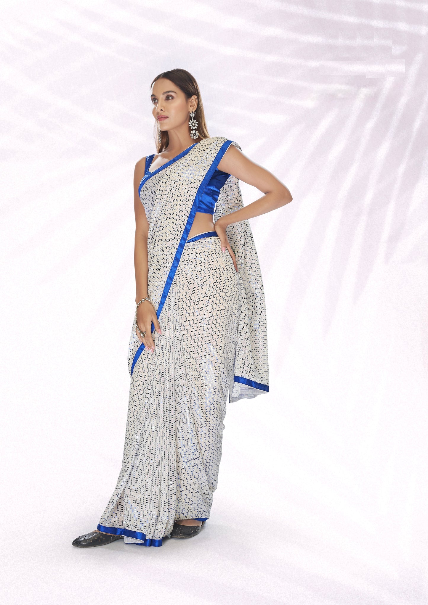 Rubinroter Georgette-Sari mit Fadenstickerei und mehreren Pailletten NAYA COLLECTION