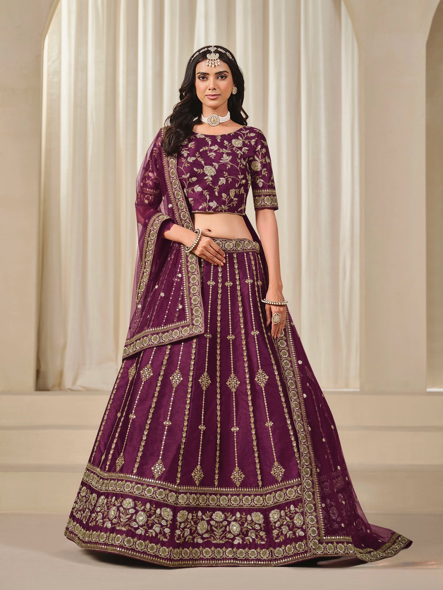Rosa 3-teiliges Lehenga-Jacken-Set (Koti) mit Stickdetails
