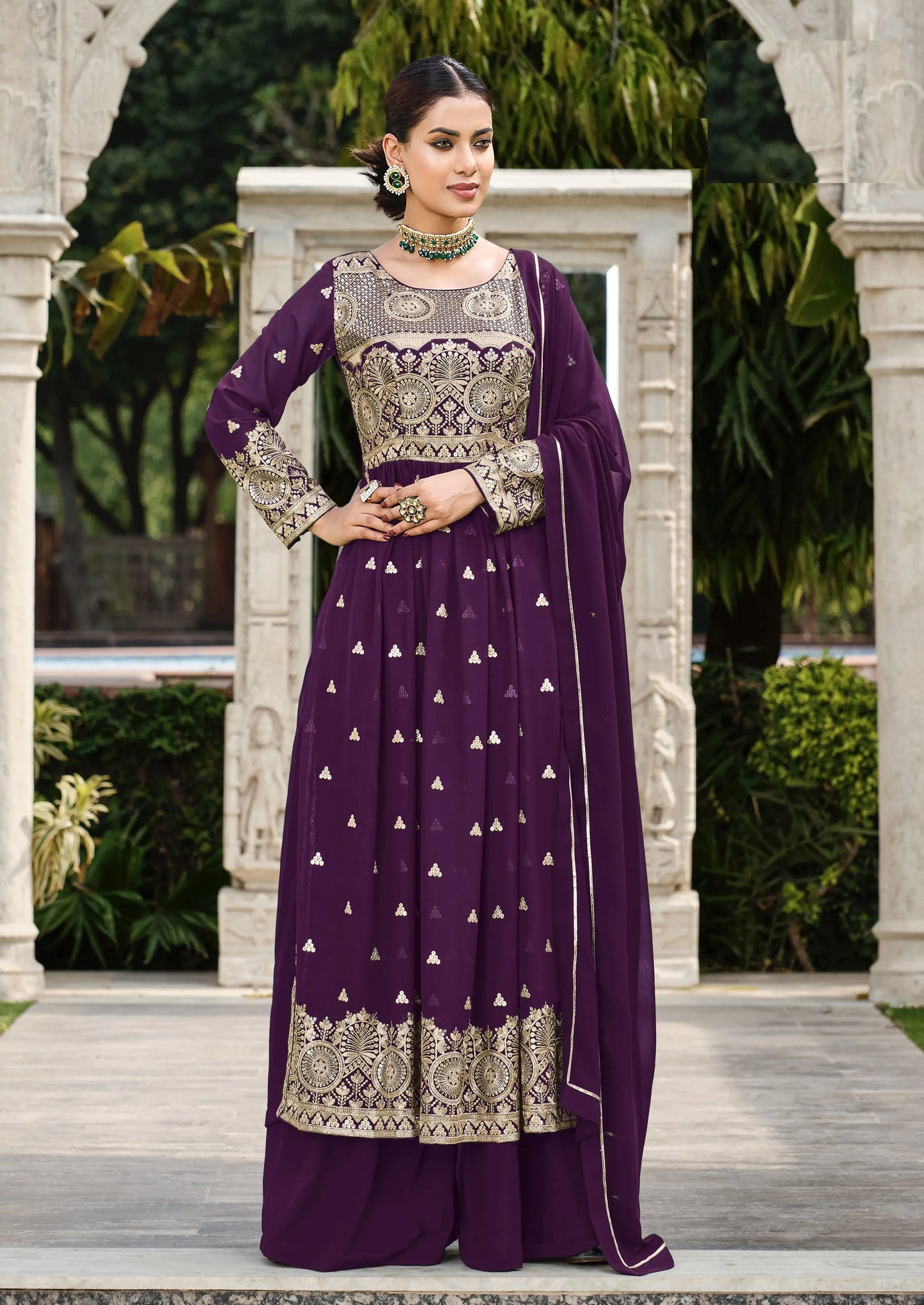Wunderschönes langes Kurta aus Seide in Schwarz und Bronze