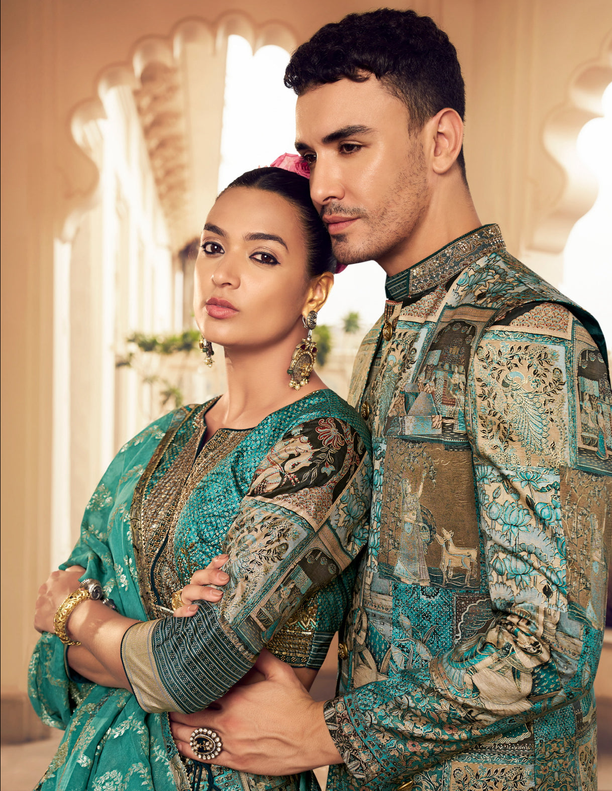 Eleganter rosa-grauer Braut-Lehenga mit Zarkan-Stickerei und Pailletten
