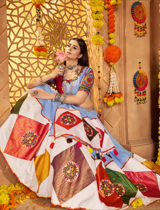 Lehenga de célébration Navratri bleu ciel en viscose coton avec patchwork et travail de miroirs